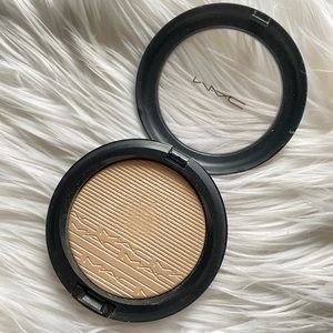 MAC Double-Gleam Extra Dimension Skinfinish